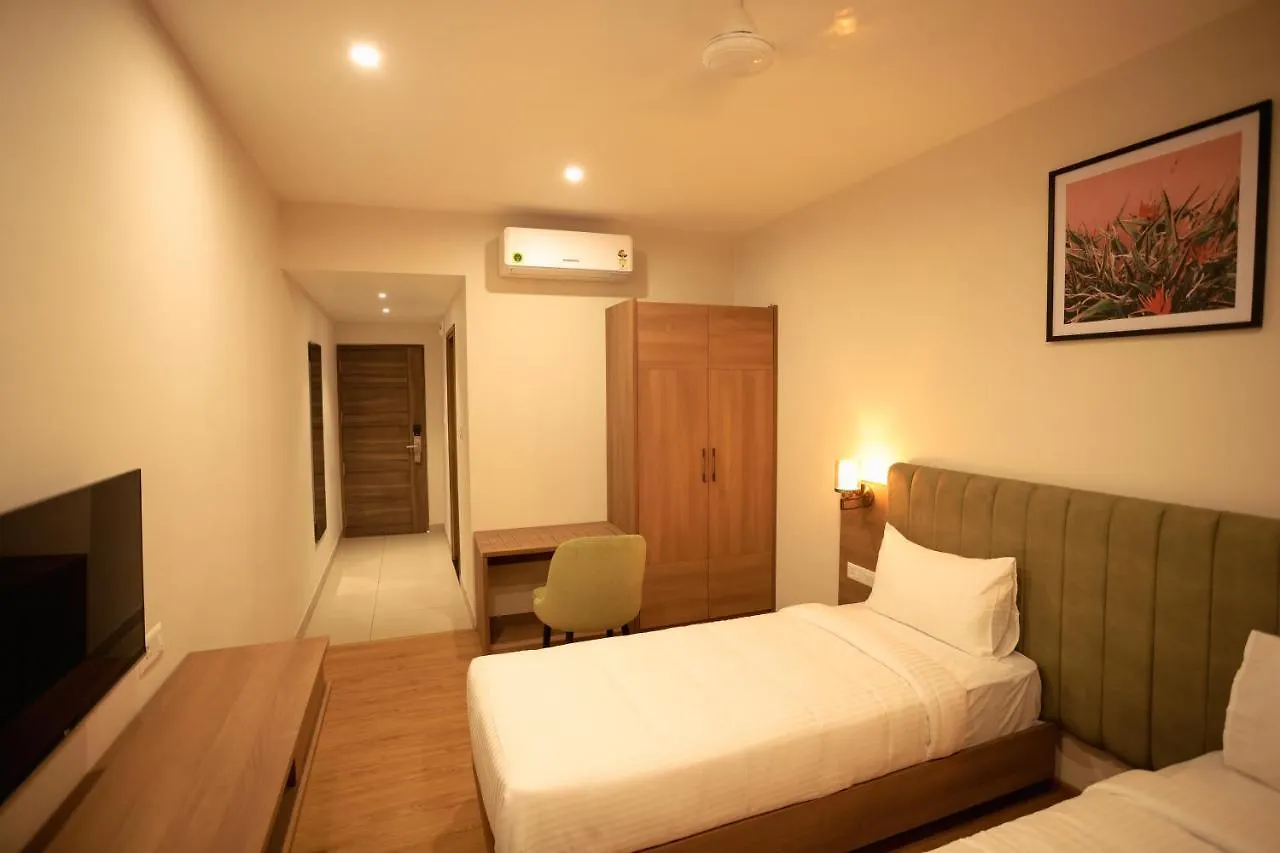 Hilux Courtyard Hotel Palakkad