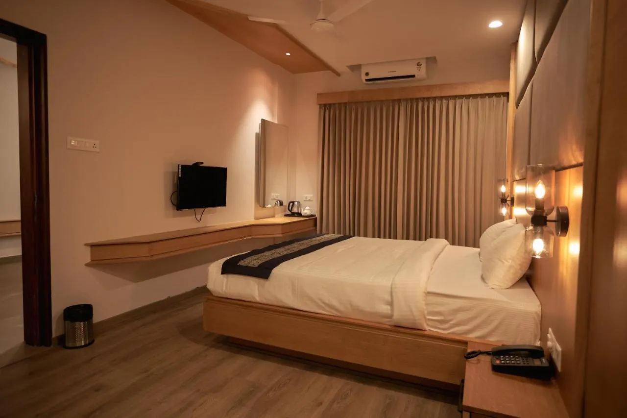 Hilux Courtyard Hotel Palakkad 4*,