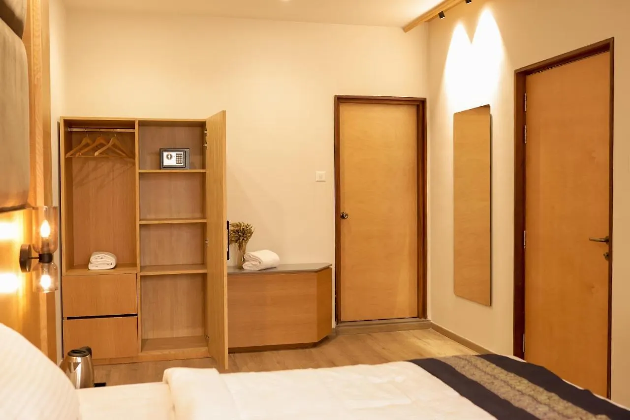 Hilux Courtyard Hotel Palakkad