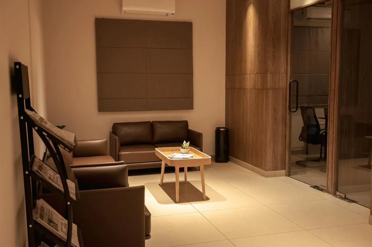 Hilux Courtyard Hotel Palakkad
